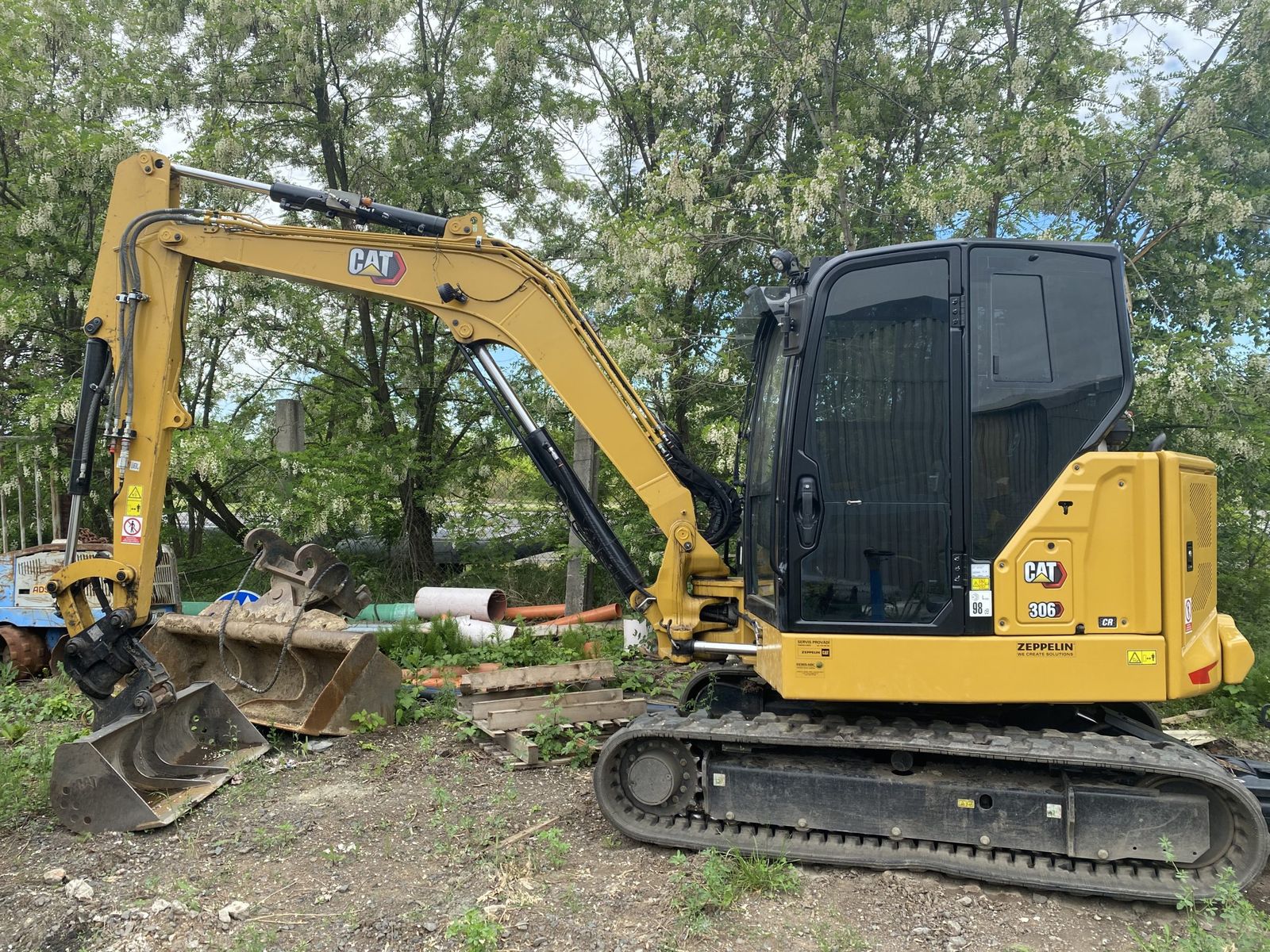 Stroj CAT 306