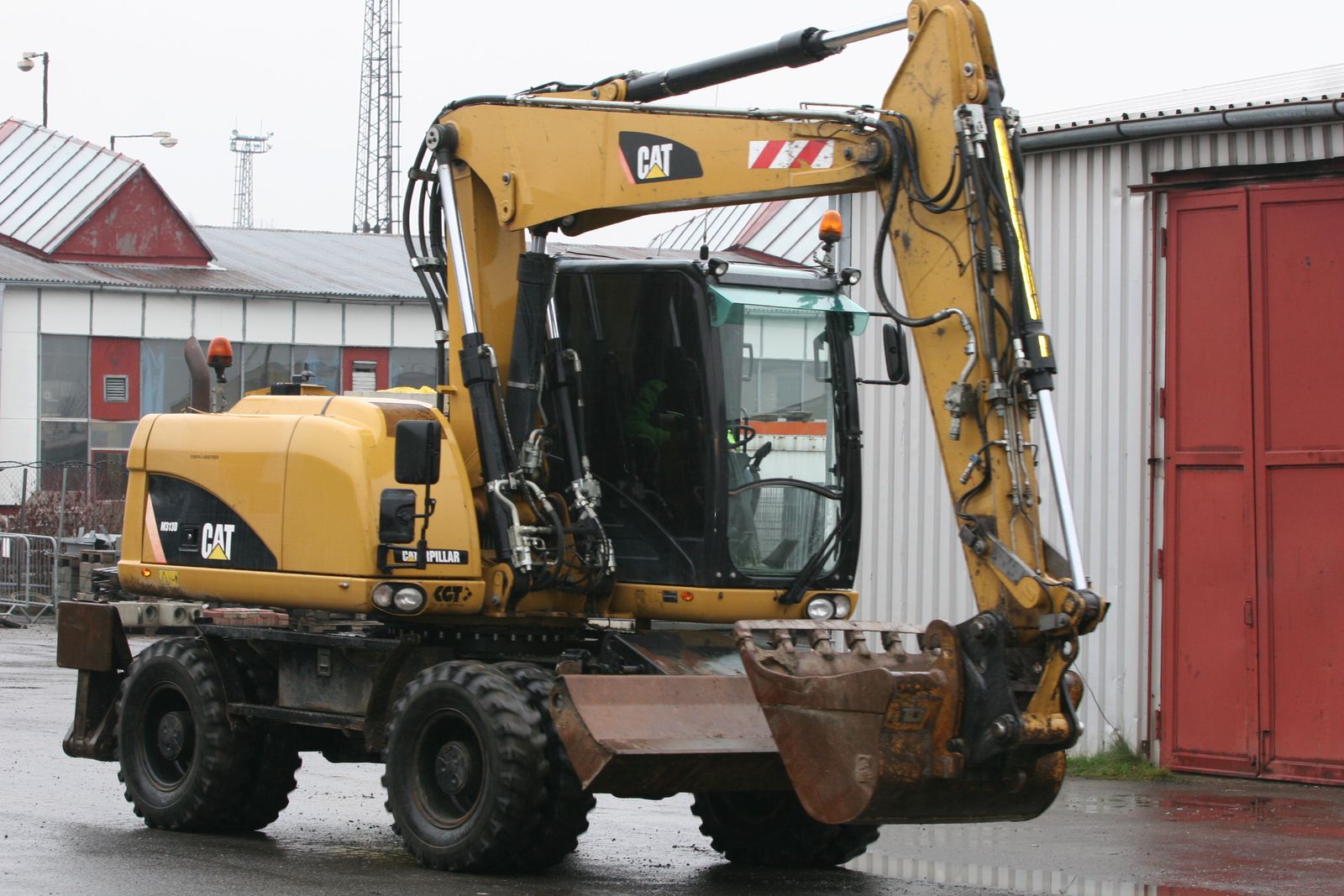 Stroj CAT 313D