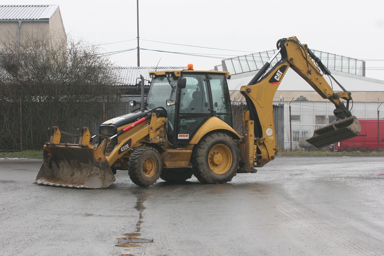 Stroj CAT 432E premier